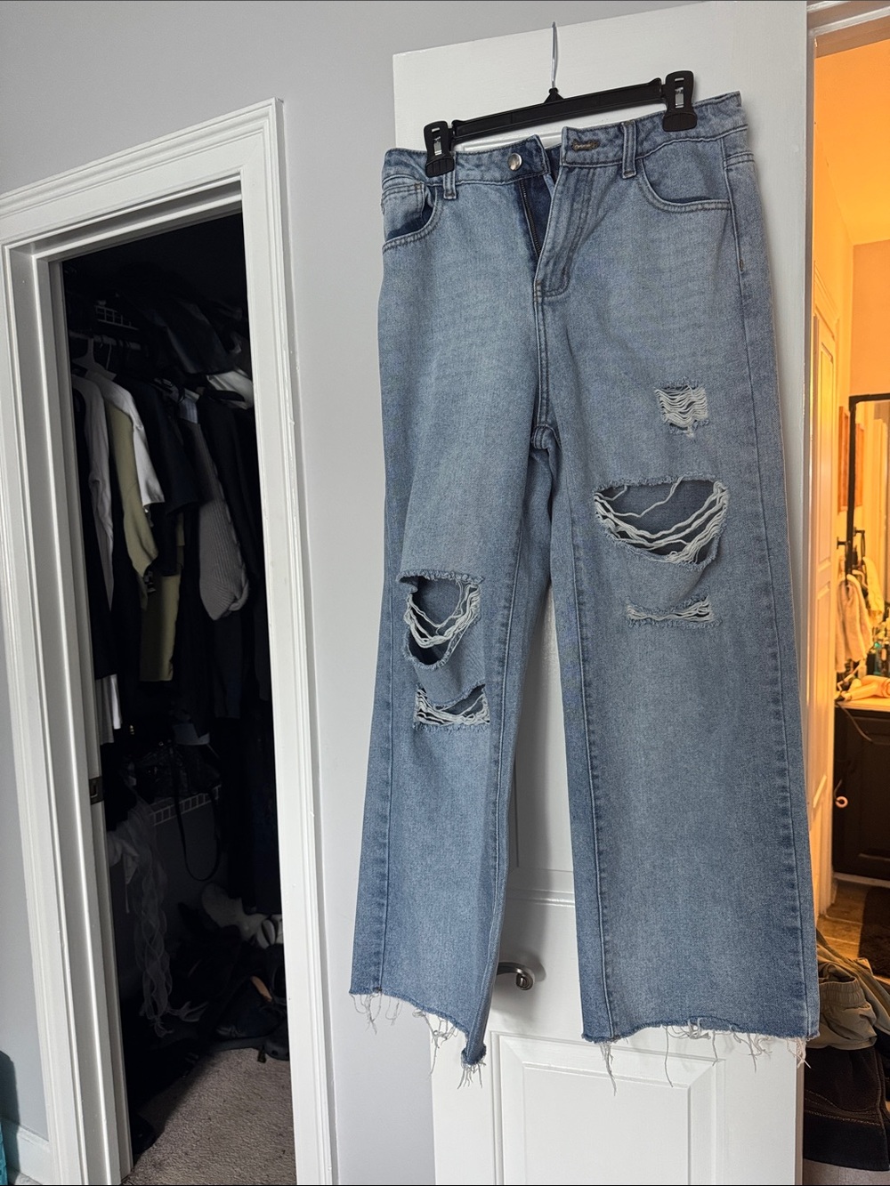 Cider Light Blue Distressed Straight-Leg Jeans